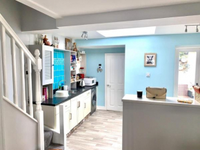 The Hampden - Free Parking - Central York Holiday House Home